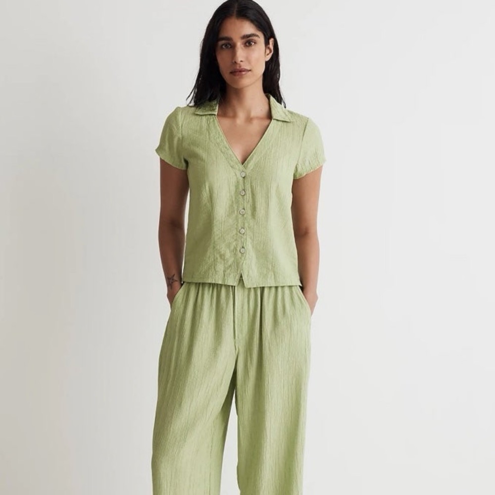 Madewell Set Crinkled Crepe Straight-Leg Crop Pants Notched V-Neck Button-Up Top